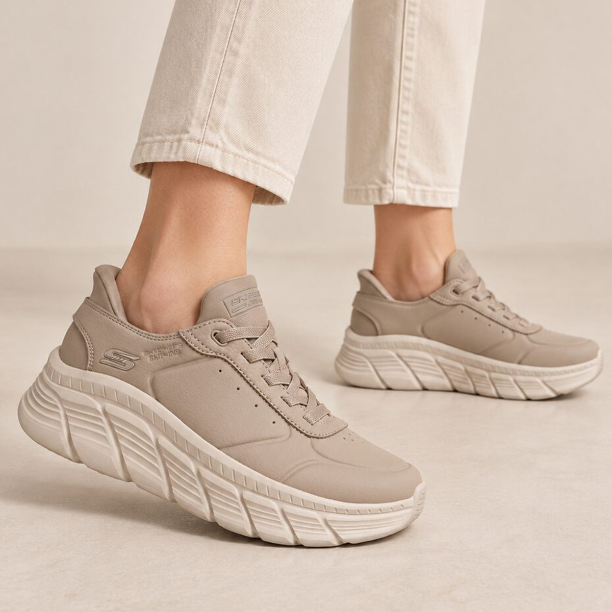 SKECHERS MUJER DEPORTIVOS CASUAL SLIP IN 117394