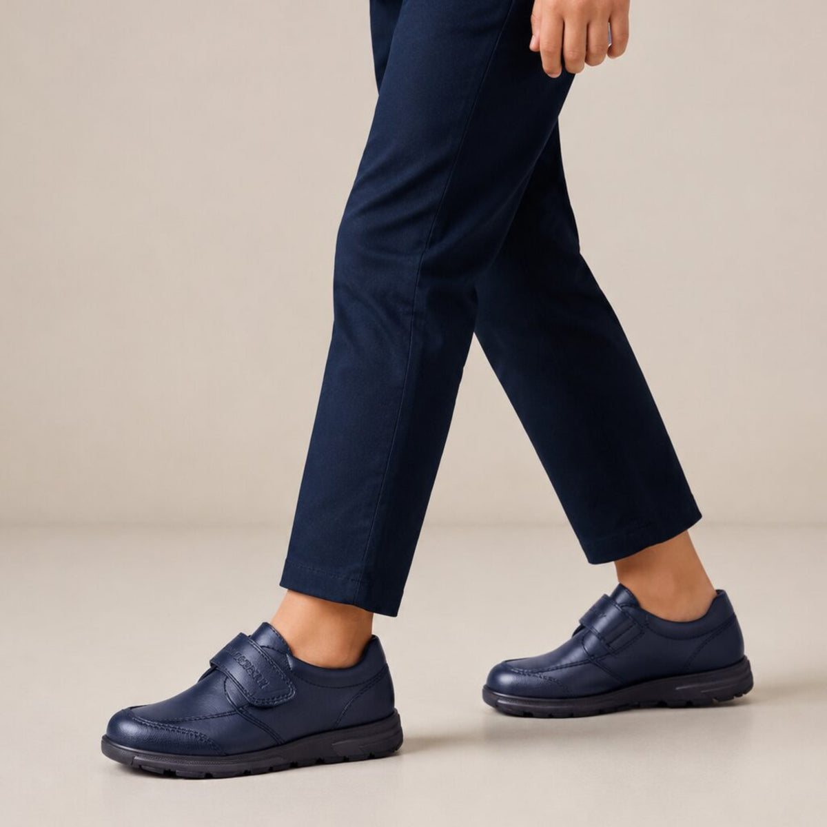 PABLOSKY 24/40 UNISEX COLEGIAL CERRADO VELCRO 3345