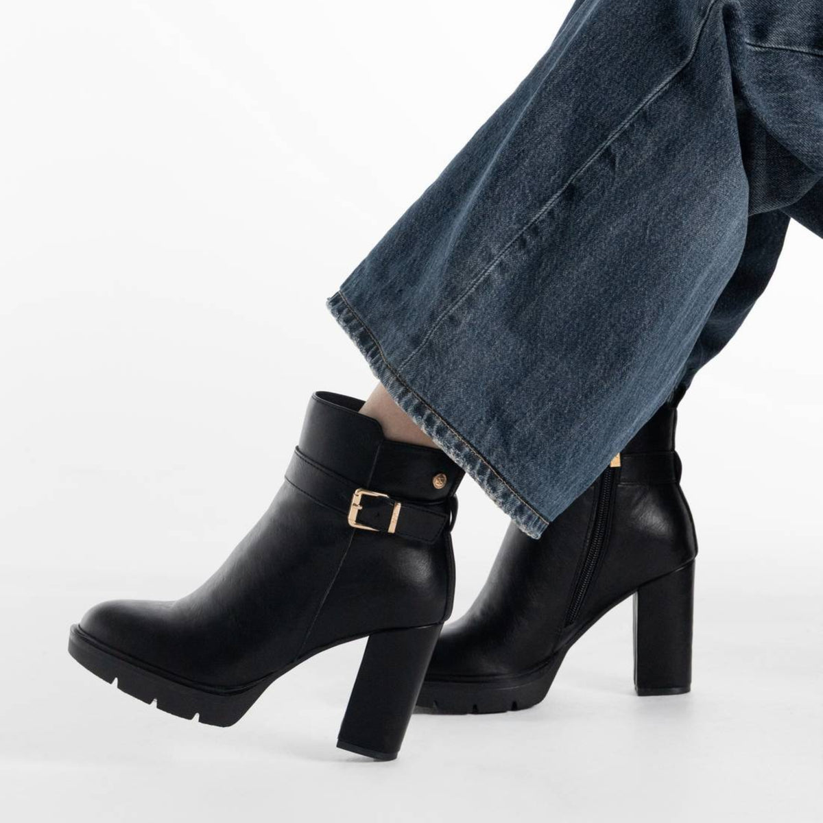XTI MUJER BOTIN TACON 146173