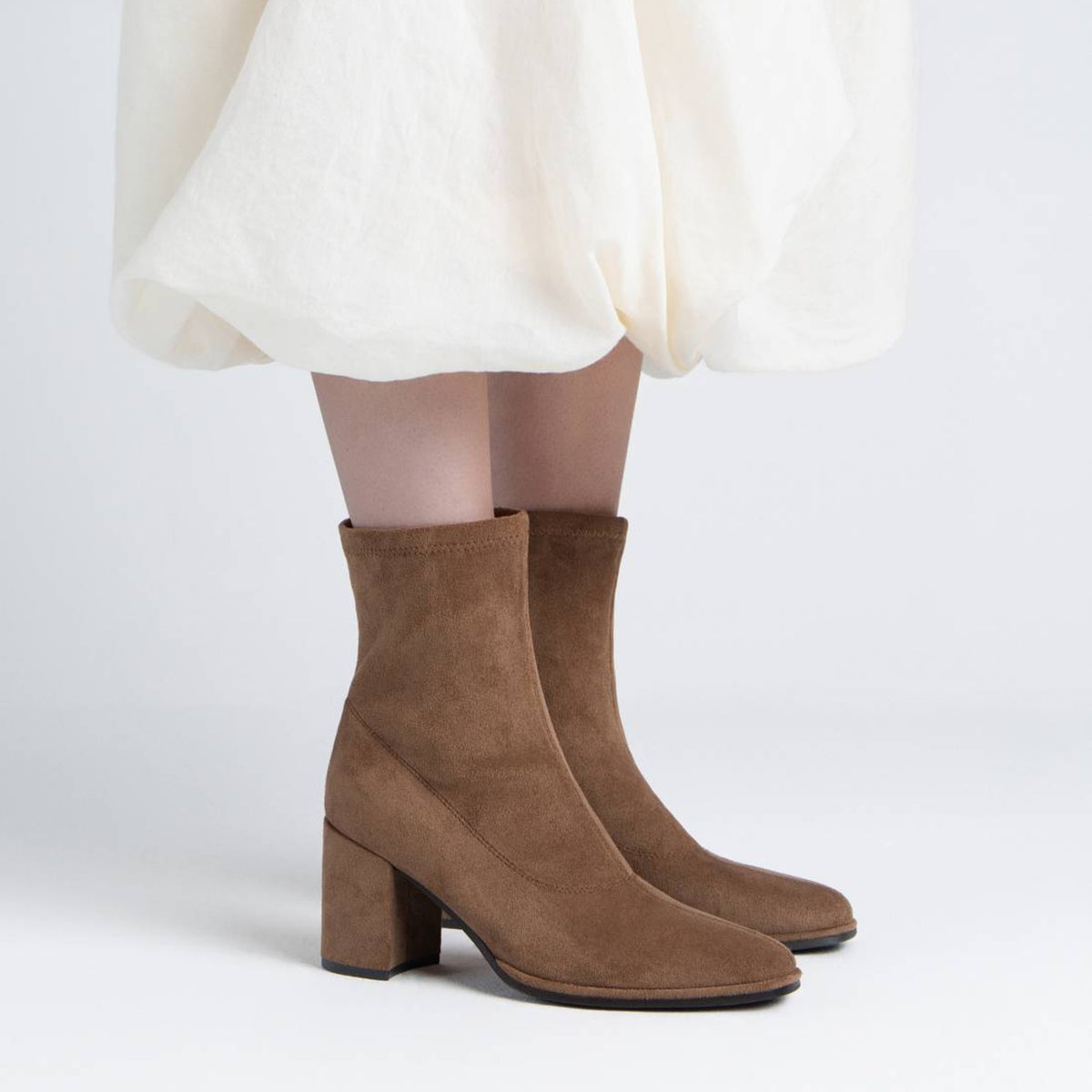XTI MUJER BOTIN VESTIR TACON ANCHO 146077